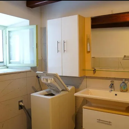 Zrinka Villa Viganj